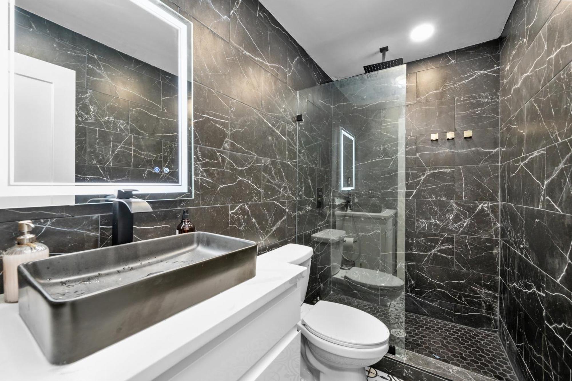Comfortable 2Br Uptown Escape With Free Park Houston Eksteriør bilde